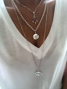 RENKLİ KRİSTAL TAŞ İŞLEMELİ HARF MADALYON KOLYE