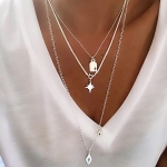 TURKUAZ VE KRİSTAL TAŞ İŞLEMELİ ÇİFT BAKLAVA MADALYON KOLYE