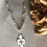 NİŞAN MADALYONLU UZUN HALKA ZİNCİR KOLYE