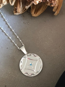 RİGEL MADALYONLU UFAK KÜP ZİNCİR KOLYE