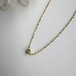 ALTIGEN KÜP ZİNCİR MADALYON KOLYE